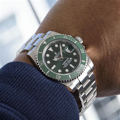 A Guide To The Rolex Submariner “Hulk” .